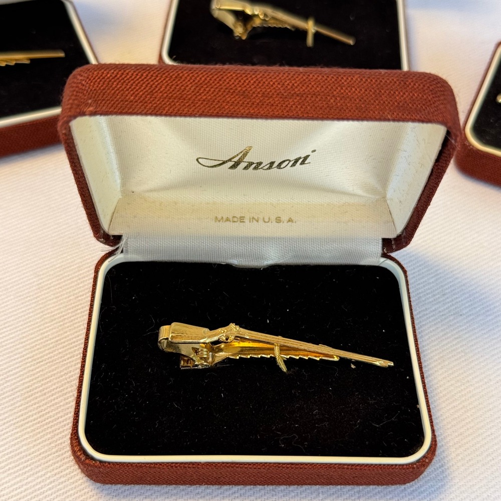 Vintage Anson Gold Tone Rifle Tie Bar Clip NOS New Old Stock with Original Box